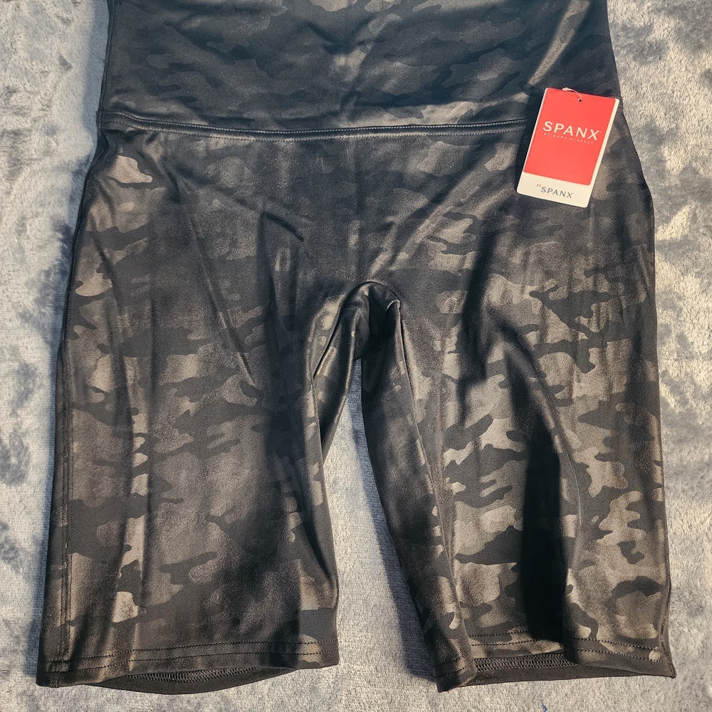 SPANX Black Camouflage Bike Shorts